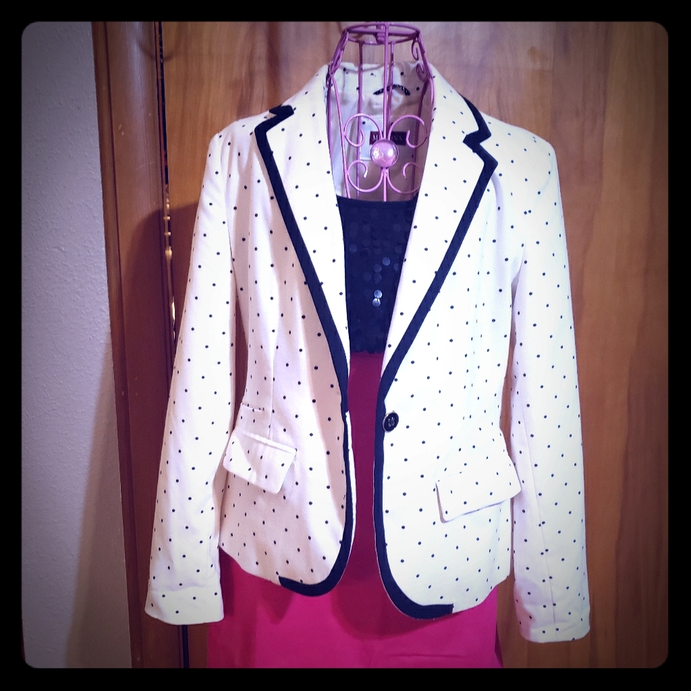 Polka dot blazer with pockets!
